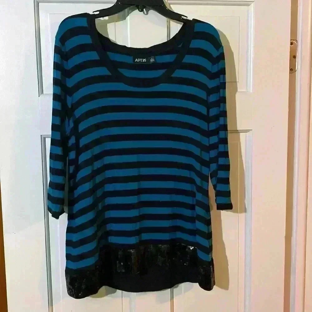 🎄Apt 9 Woman’s 3/4 sleeveless top sequin banded bottom - large